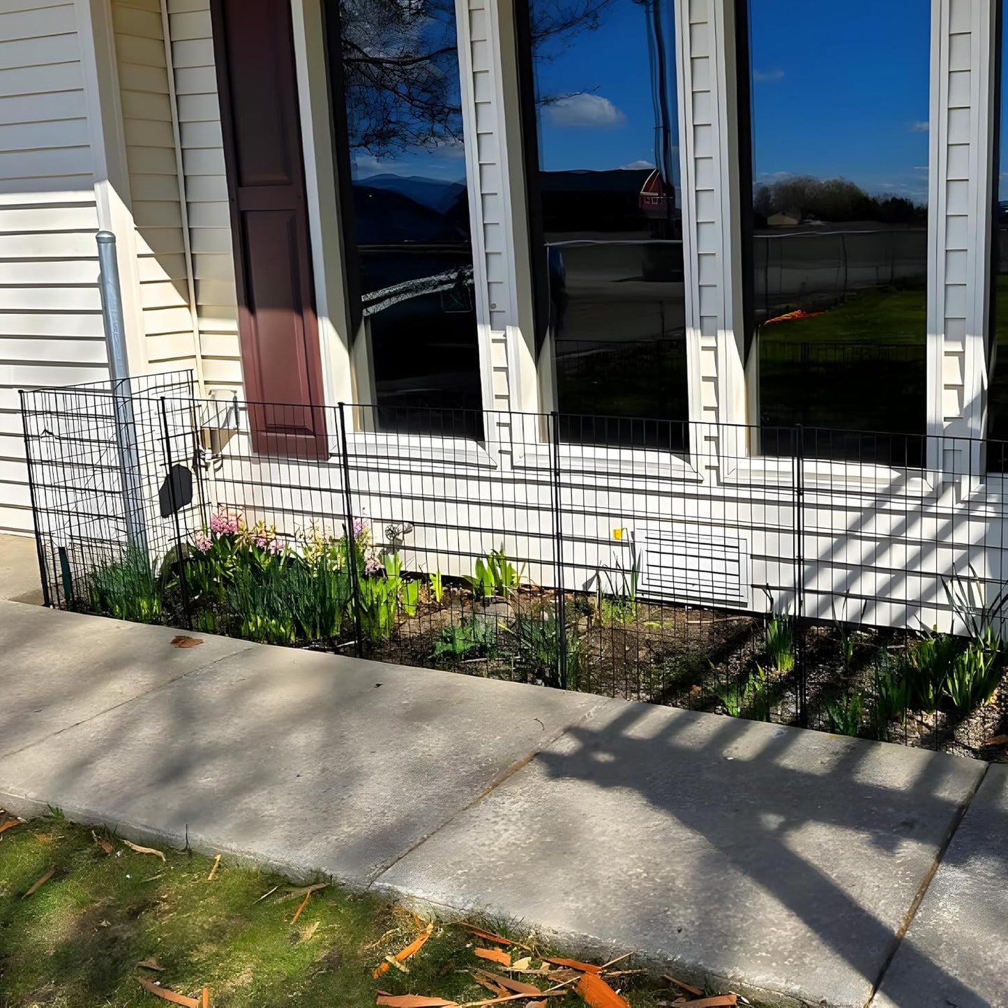 6 Panels Garden Fence Fencing for Yard,32 in(H) X 14 ft(L) with Gate Lock Outdoor Fence Animal Barrier Fencing Rustproof Metal Fence Panels for Dog and Rabbit